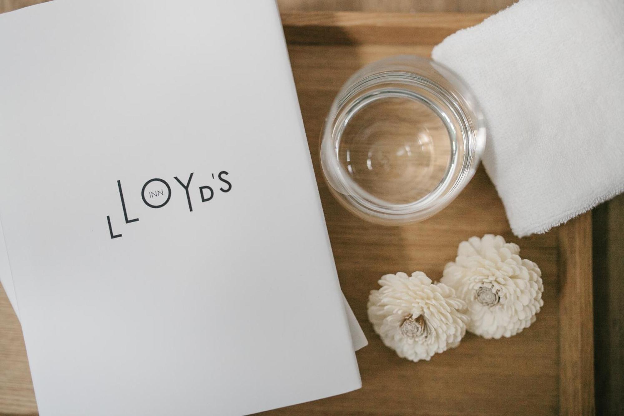 Lloyd's