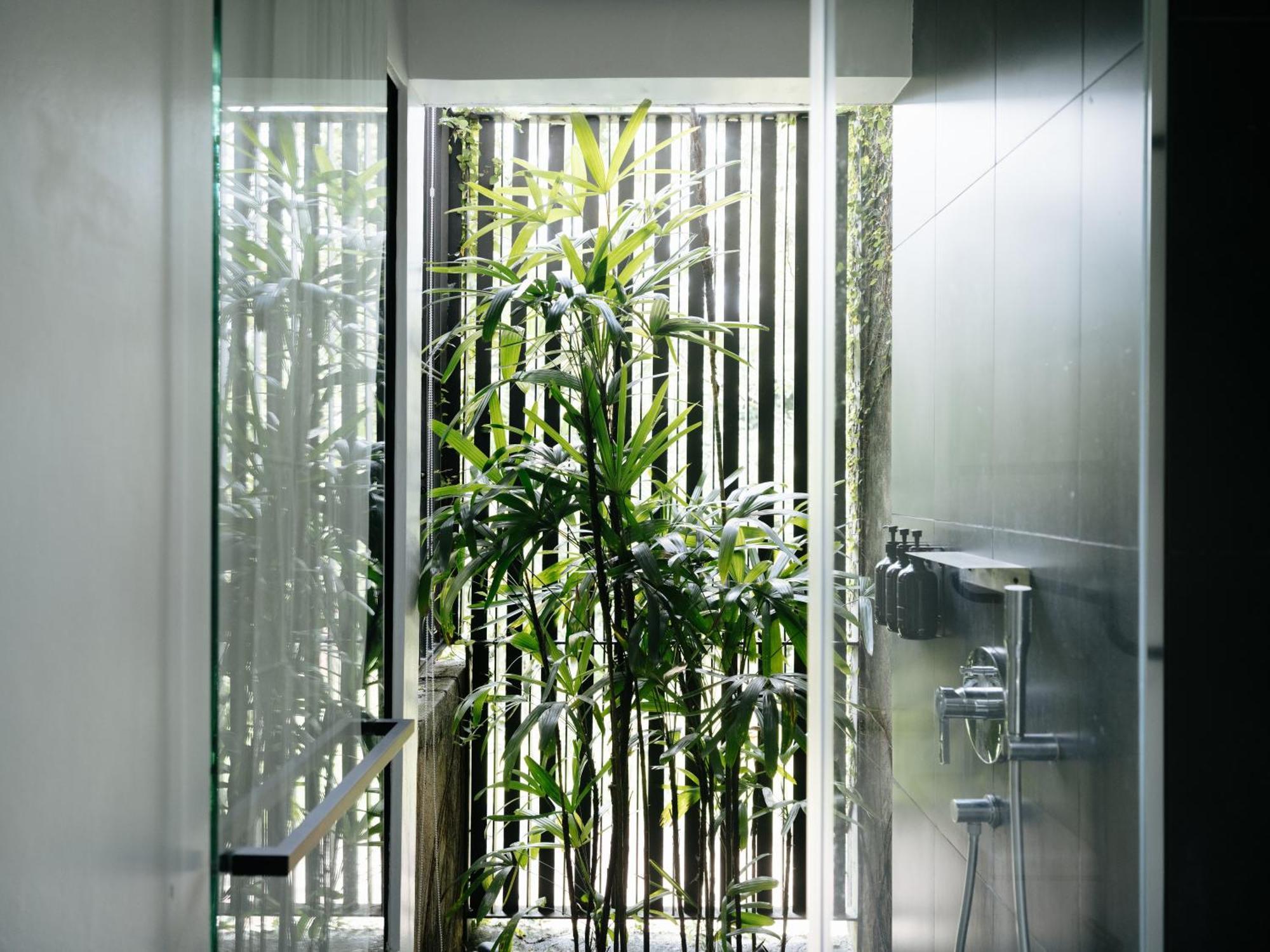 Lloyd's Hotel