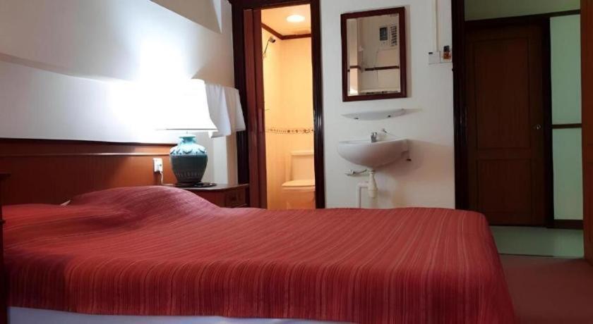 South East Hotel 2*