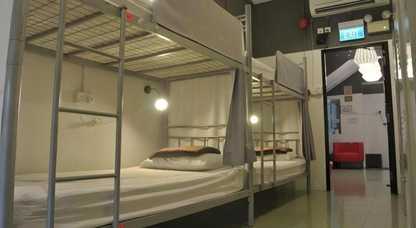 Royal Hostel *