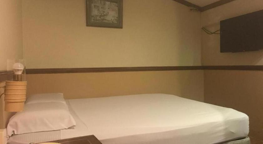 Hotel Four Chain View