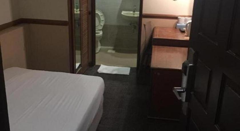 Hotel Four Chain View 2*