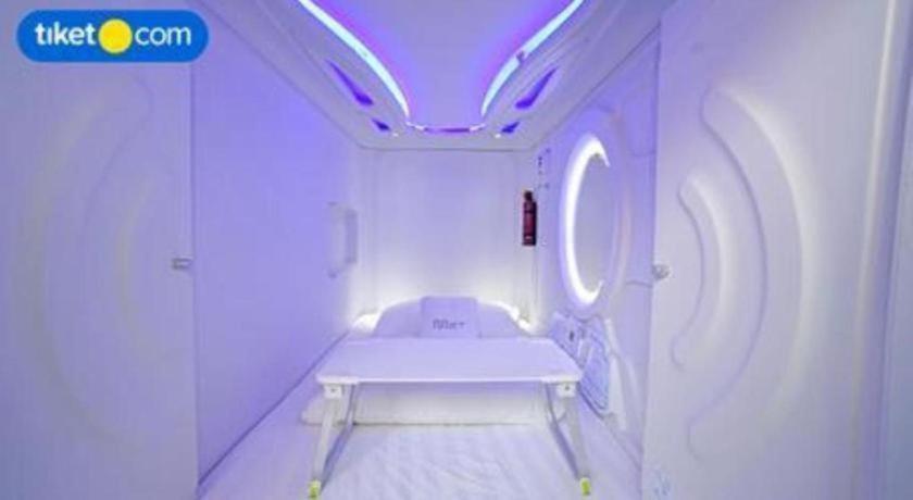 Met A Space Pod @ Chinatown Singapore