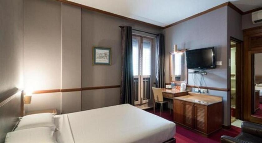 Hotel Four Chain View 2*