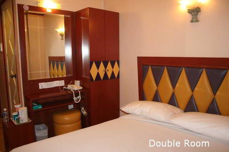 81 Palace - Newly Renovated Hotel