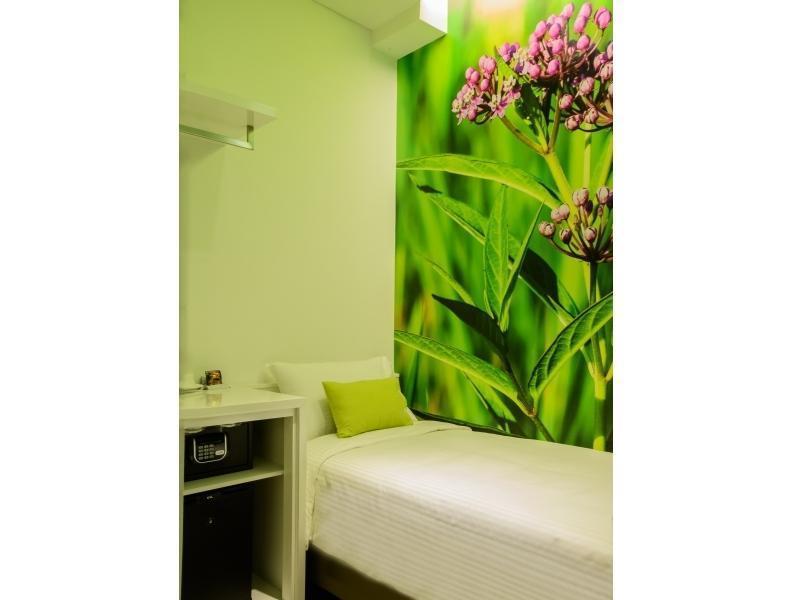 J8 Hotel 3*