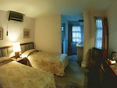 Lloyd's Hotel 3*