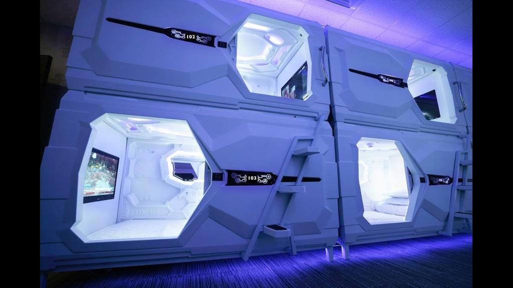 Met A Space Pod @ Little India Capsule hotel