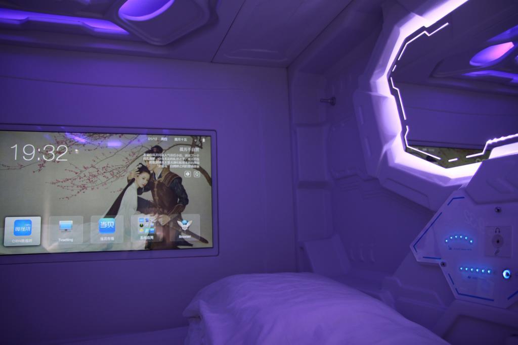 Met A Space Pod @ Little India 2*