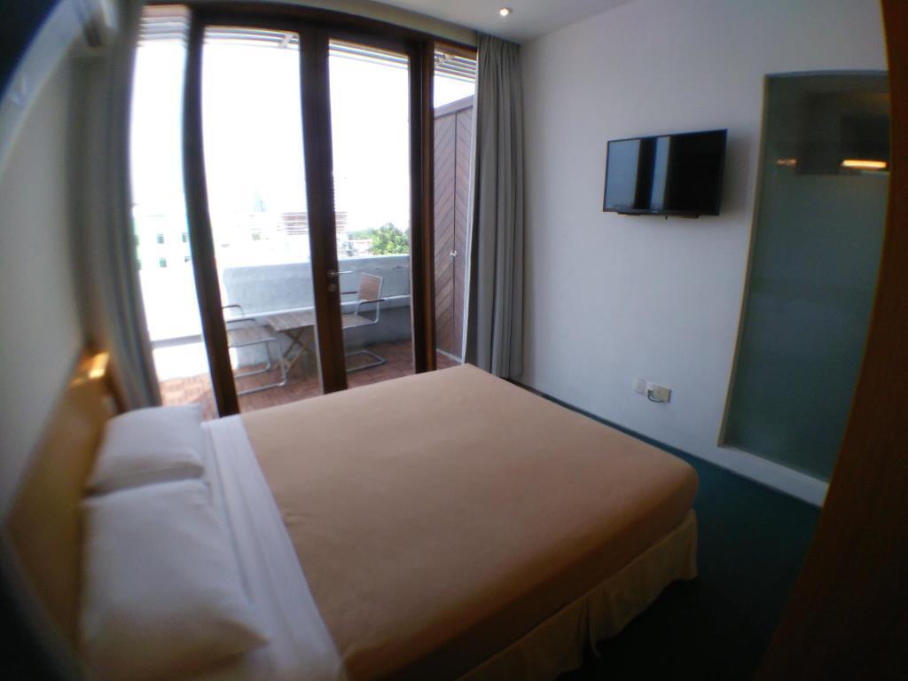 Mayo Hotel Singapore