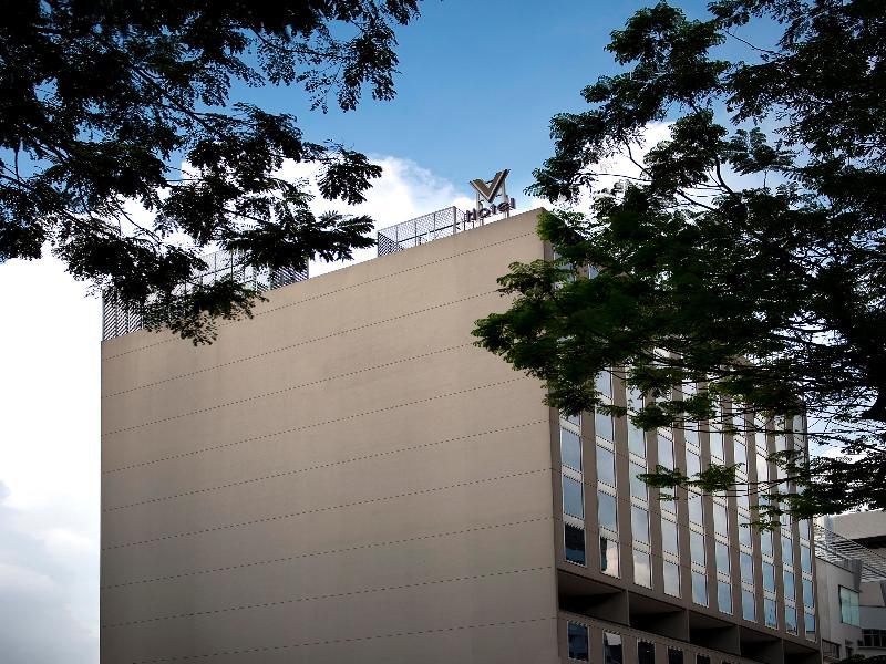 V Bencoolen Hotel