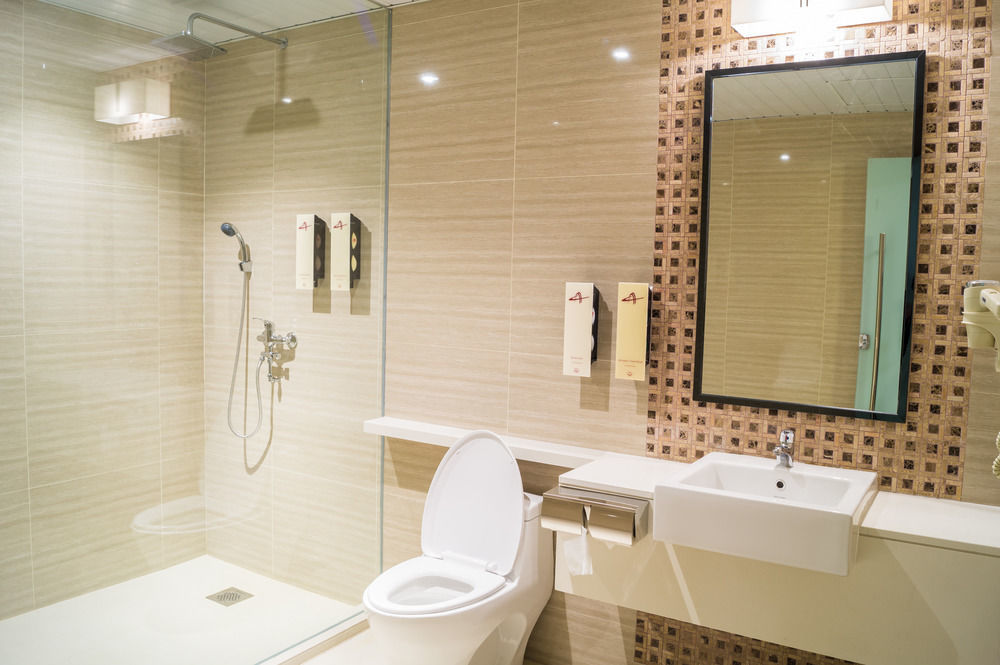 Ambassador Transit Terminal 2 Hotel 3*