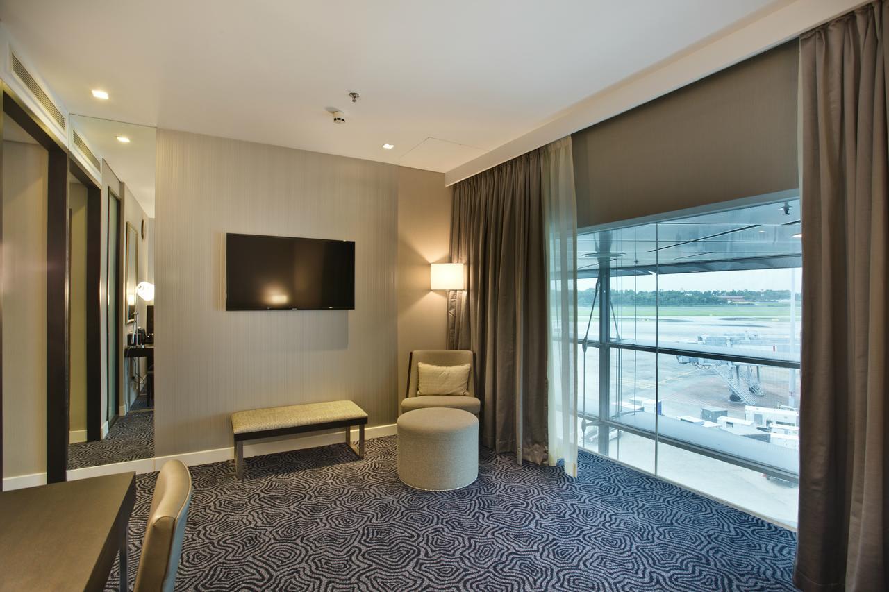 Hotel Ambassador Transit - Terminal 3 3*