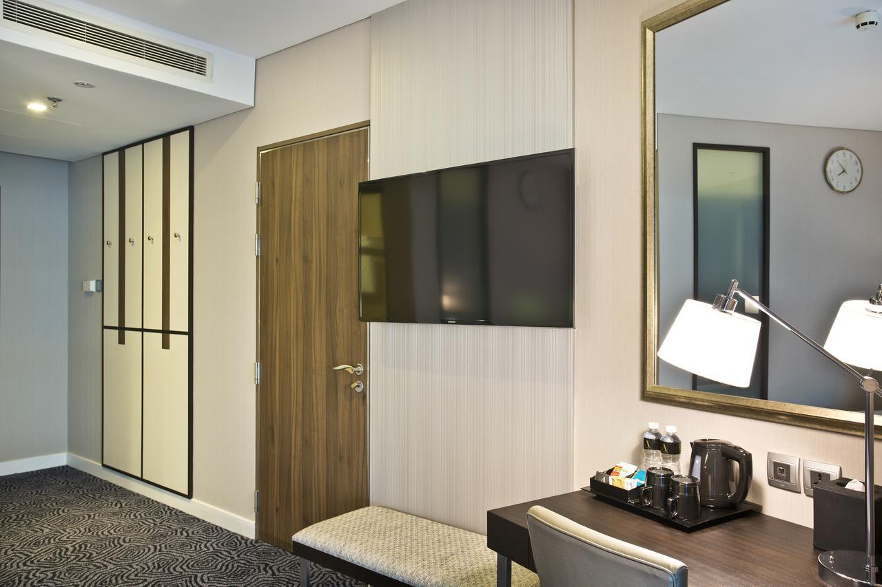 Hotel Ambassador Transit - Terminal 3 3*