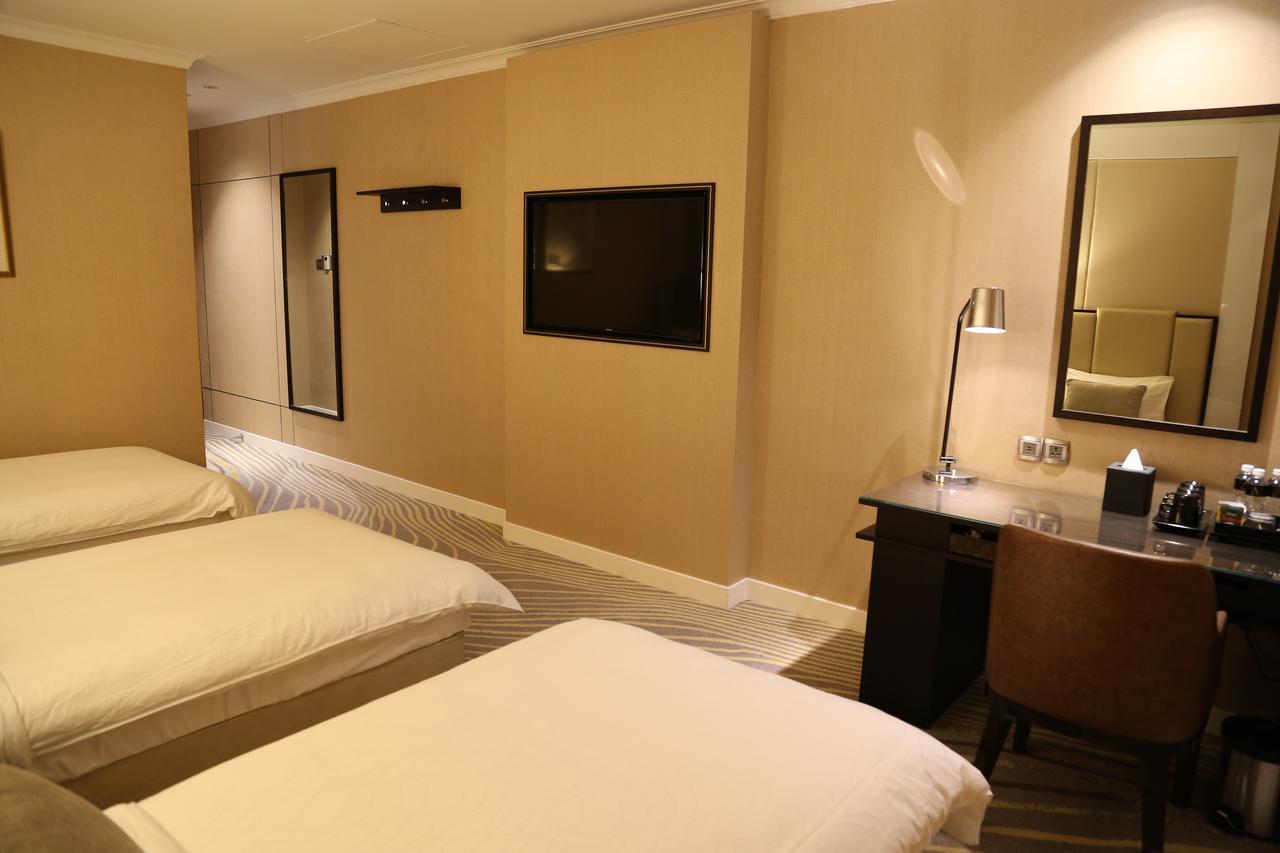 Hotel Ambassador Transit Terminal 2