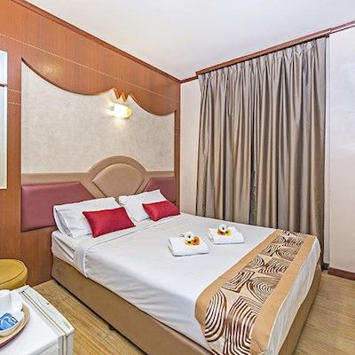 81 Palace - Newly Renovated Hotel