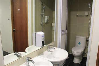Heritage Collection On Chinatown - Mobile App Check-in 3*