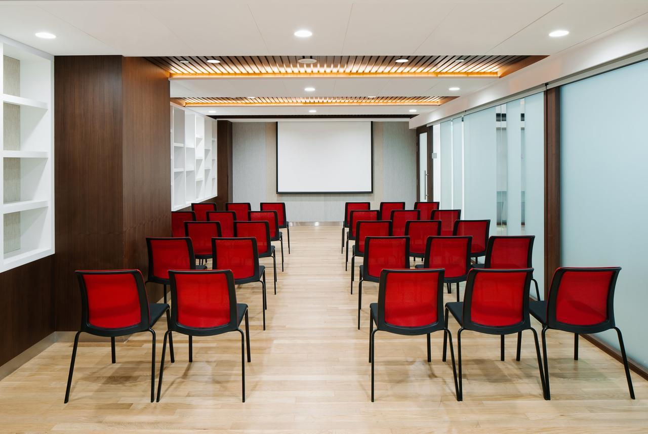 Hotel Ibis On Bencoolen 4*
