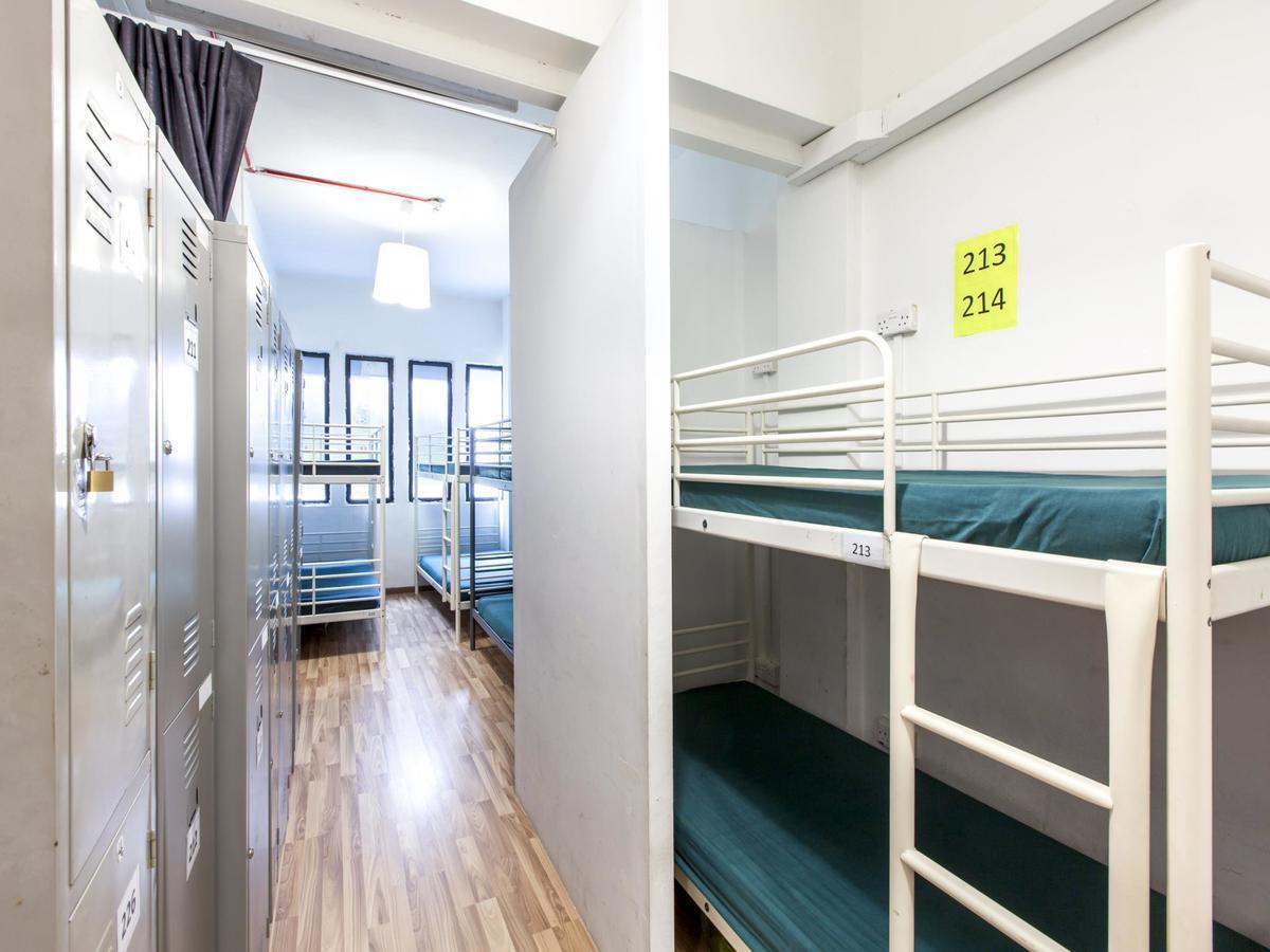 Hostel New Society Backpackers