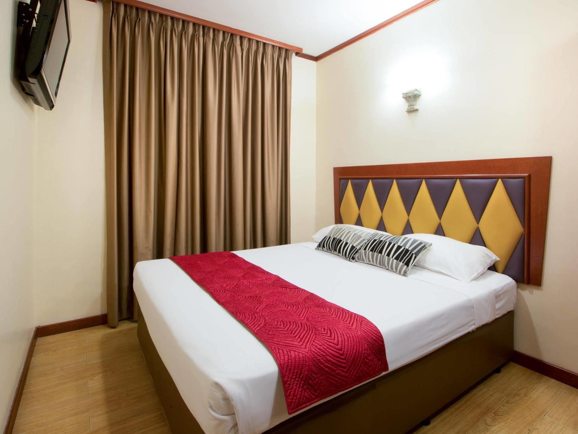 81 Palace - Newly Renovated Hotel