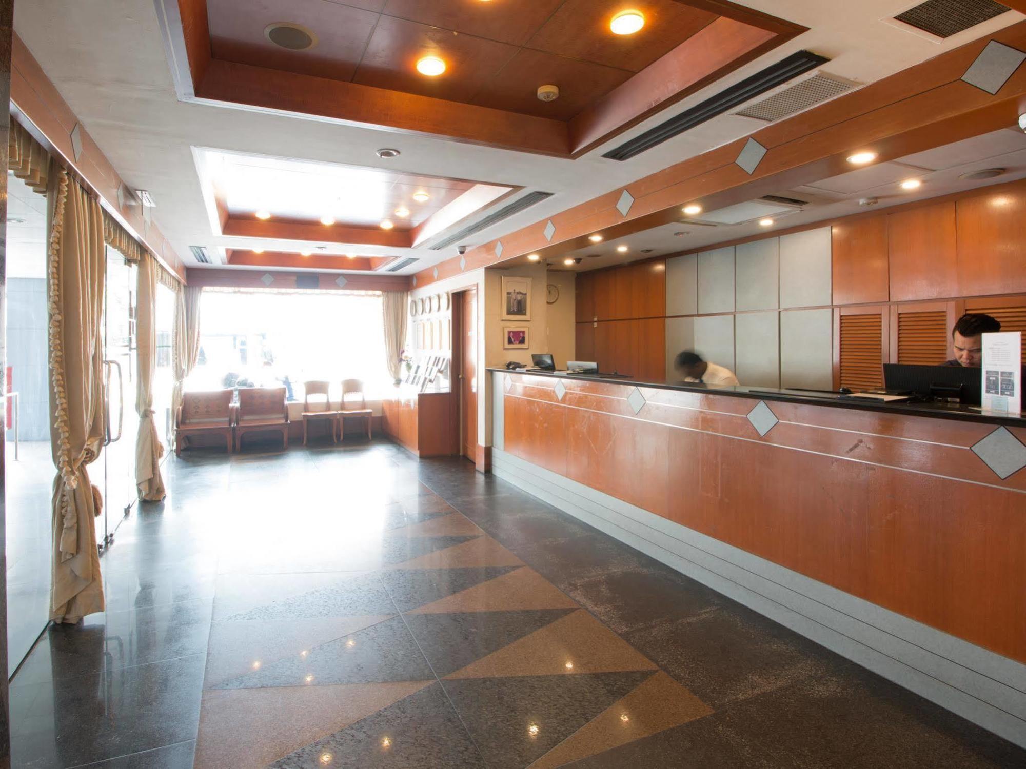 Hotel 81 Palace - Newly Renovated