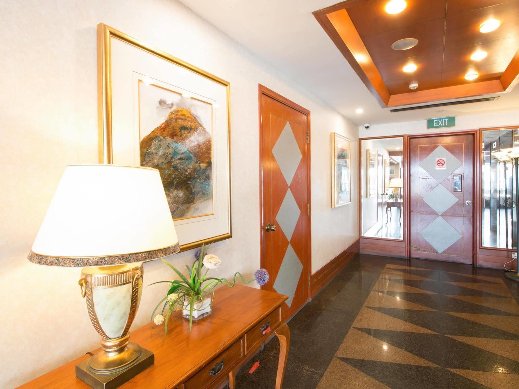 81 Palace - Newly Renovated Hotel 2*