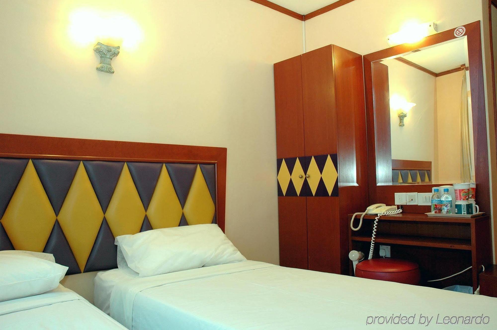 81 Palace - Newly Renovated 2* Singapore