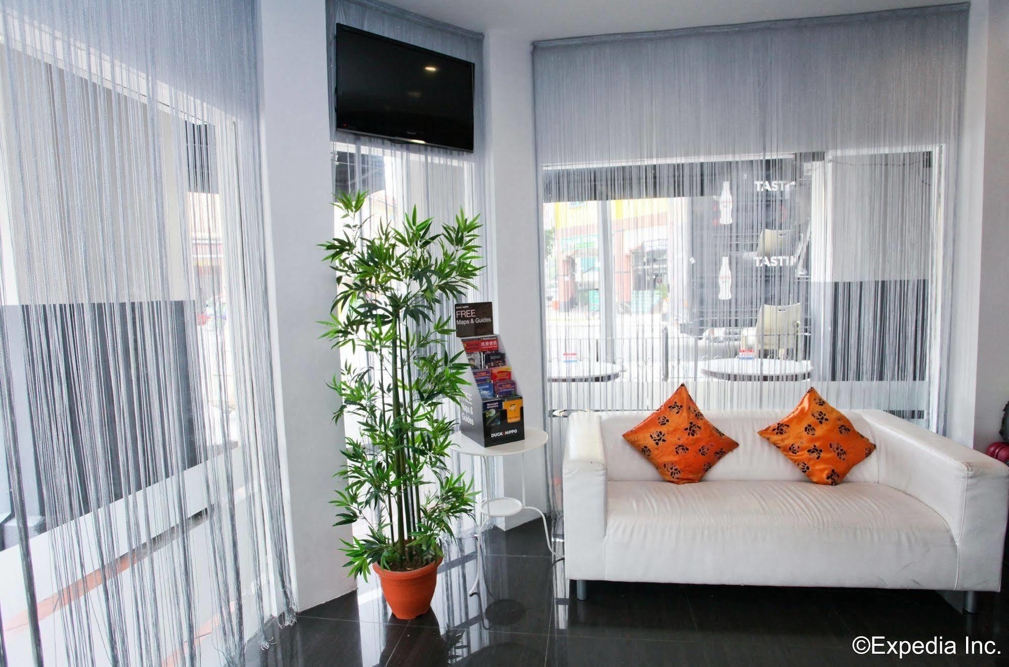 Philip 3* Singapore