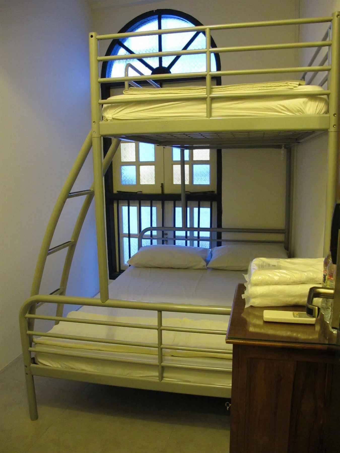 Superb Hostel Singapore