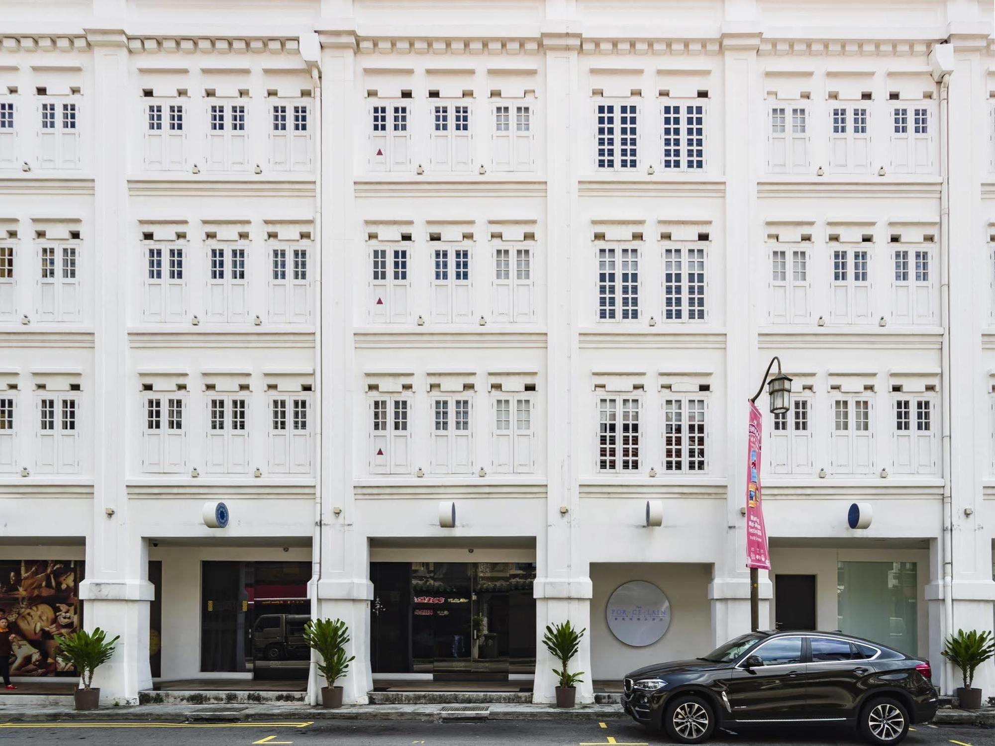 Porcelain By Jl Asia Hotel