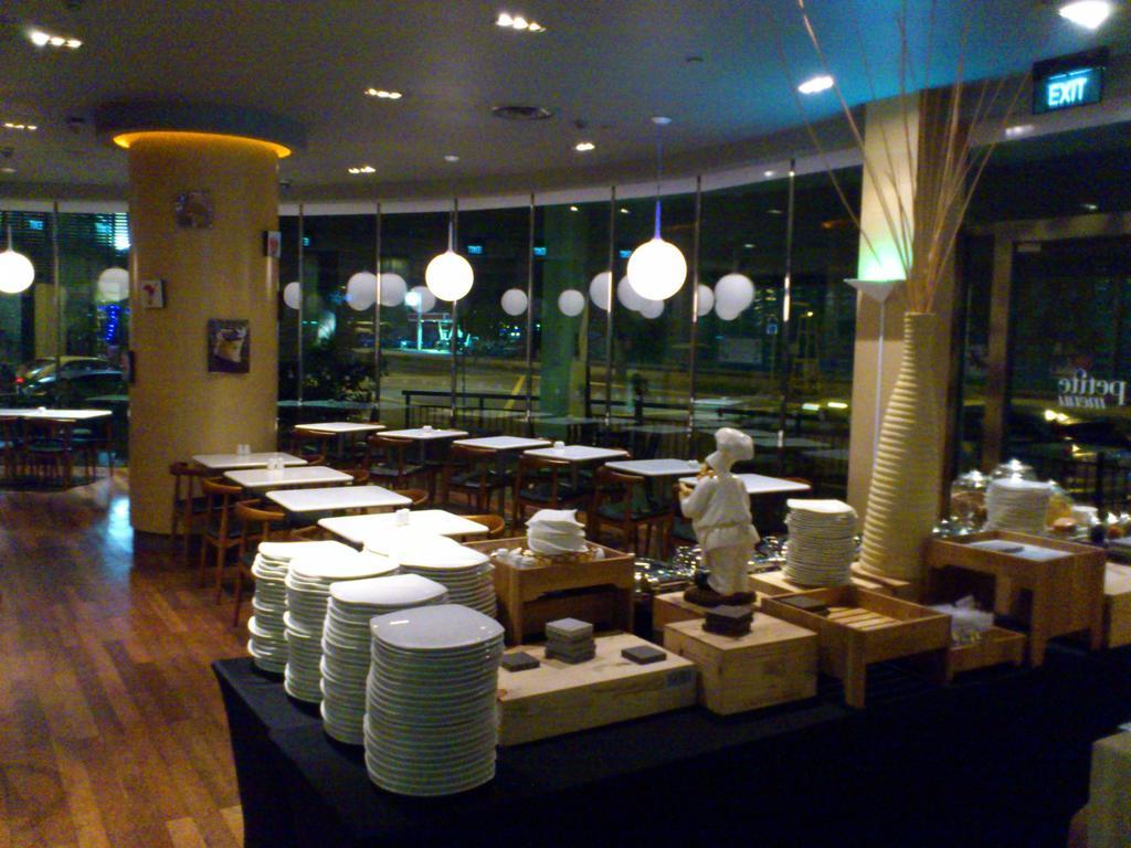 Aqueen Lavender Hotel