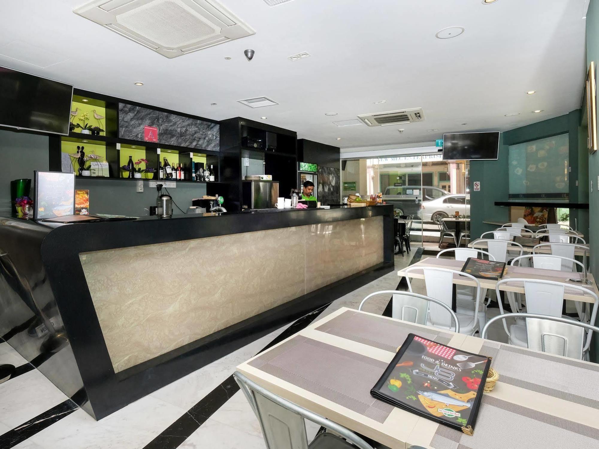 Hotel J8