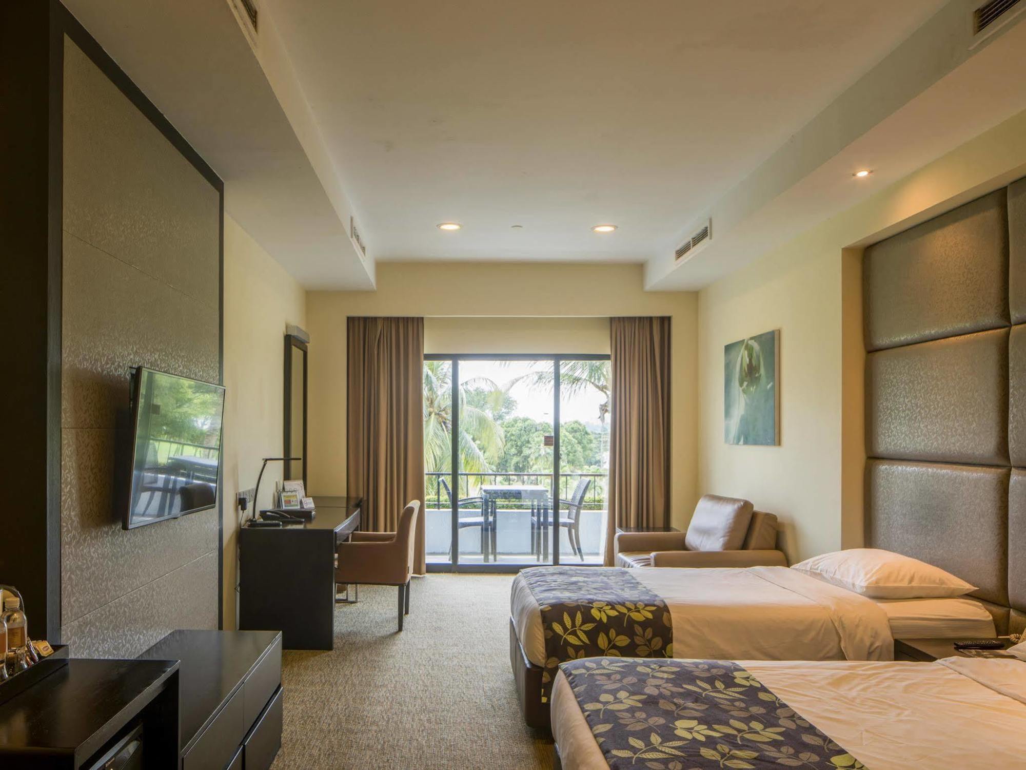 Orchid Country Club Tempat peranginan 4*