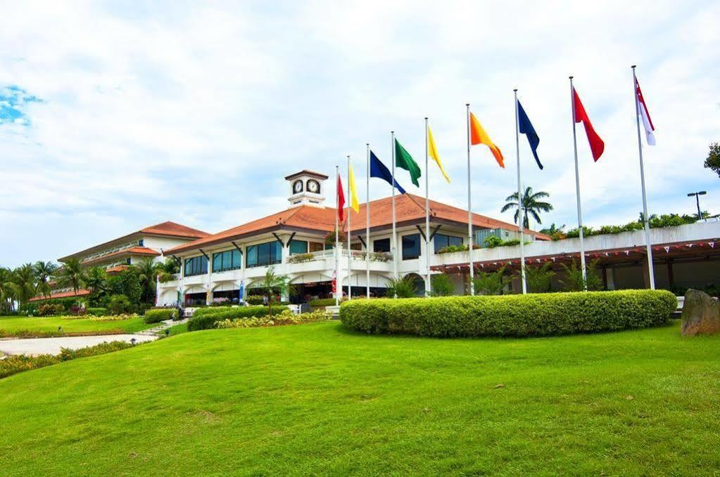 Orchid Country Club Tempat peranginan 4*