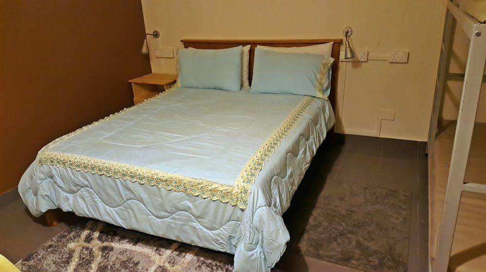 Campbell Hostel *