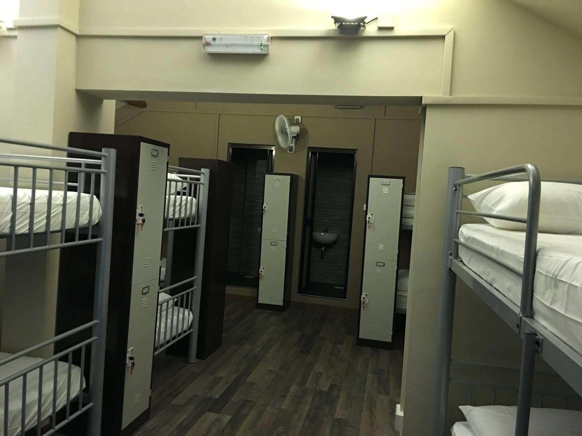 Adamson - Hostel Singapore