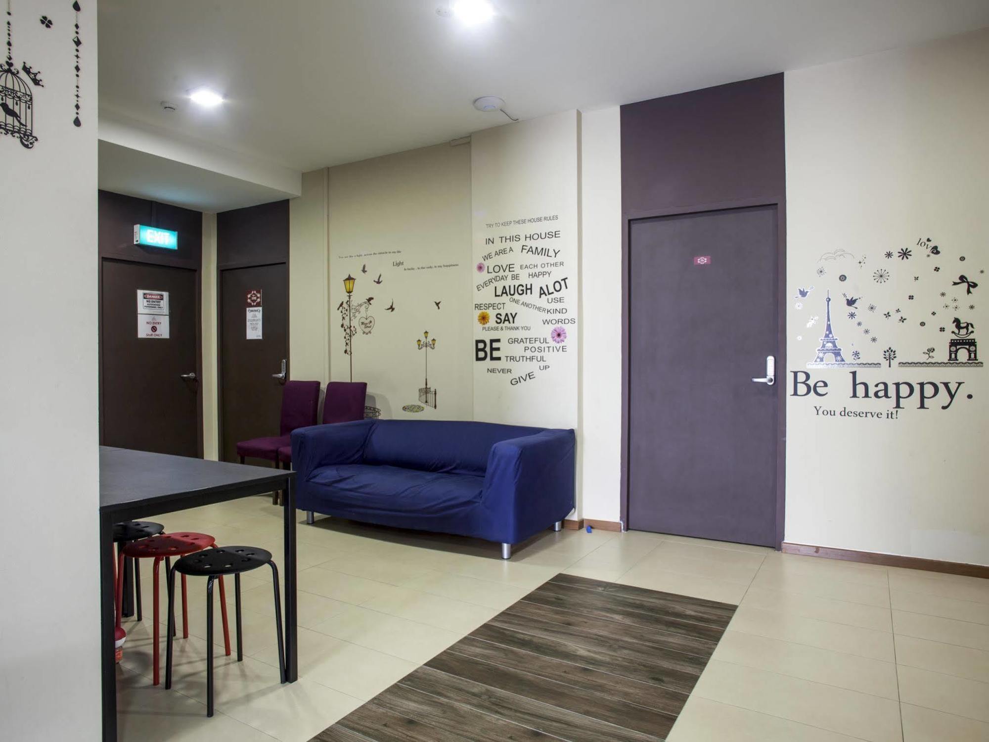 Adamson - Hostel Singapore