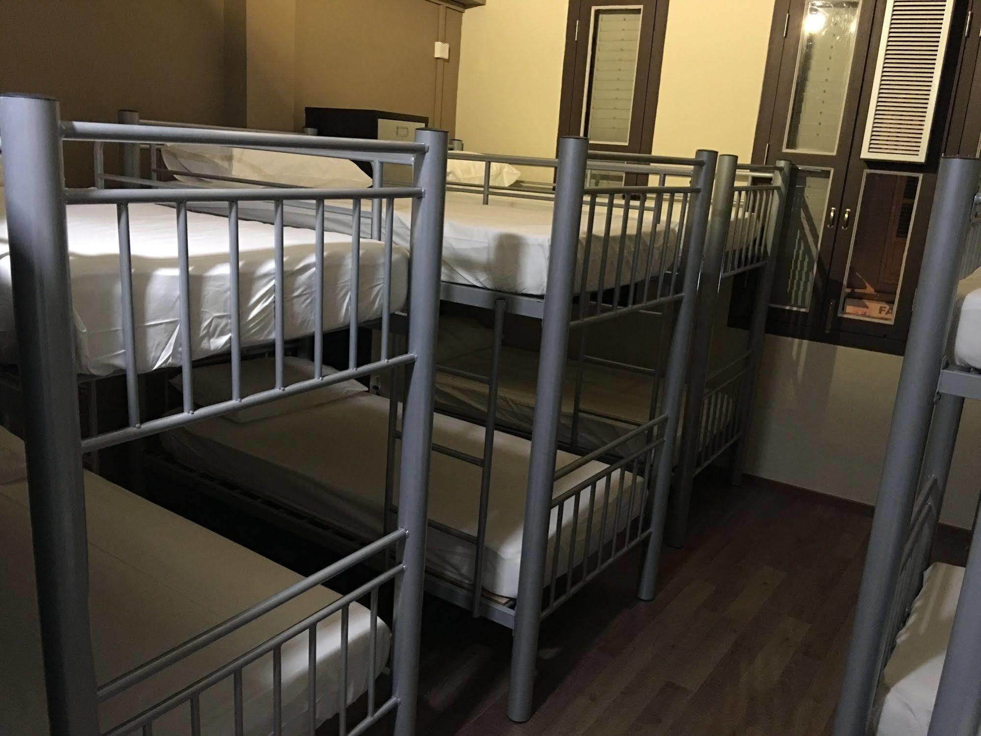 Adamson - Hostel *
