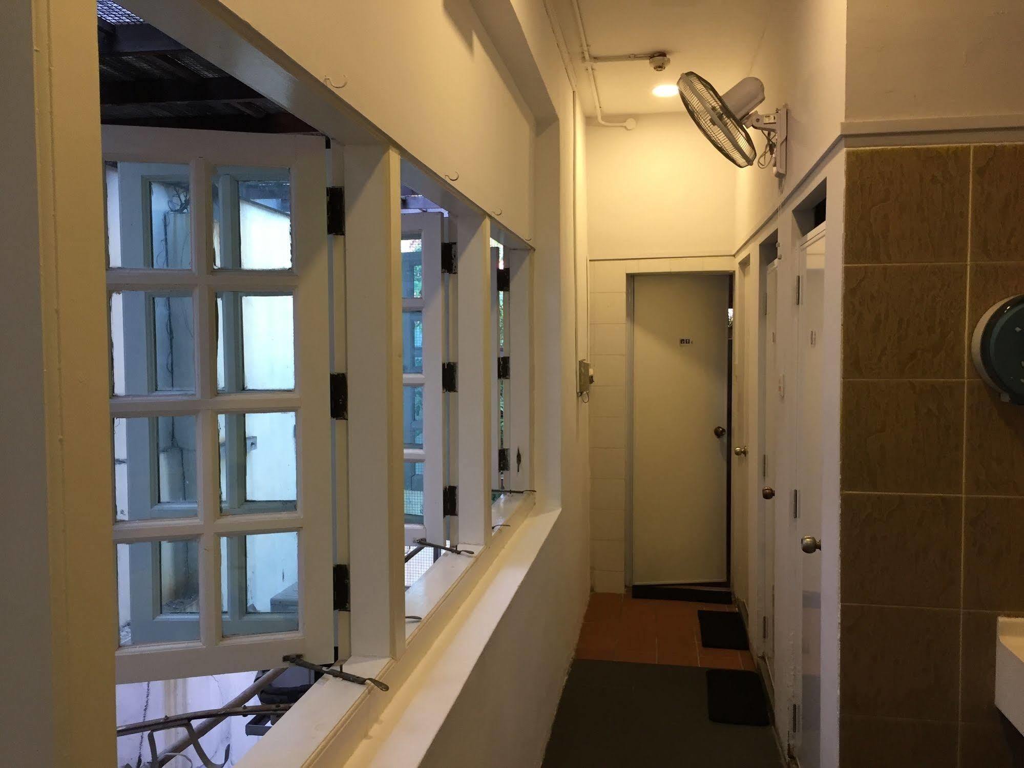 Royal Lodge @ Pagoda Street Hostel Singapore
