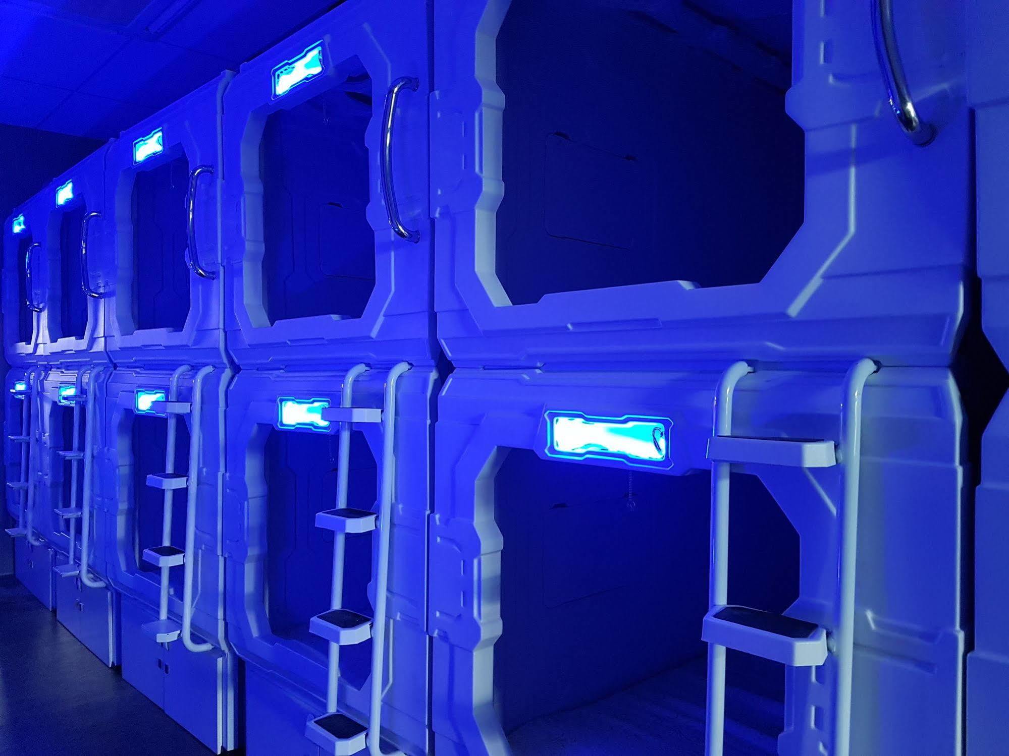 Capsule hotel Met A Space Pod @ Little India Singapore