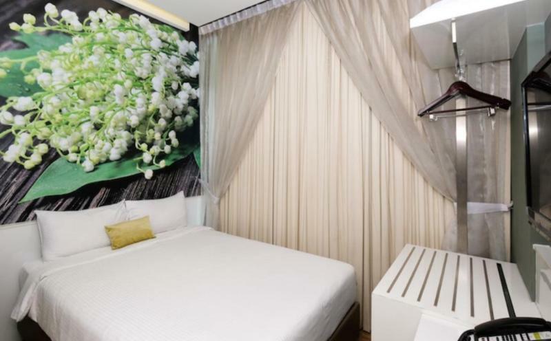 J8 Hotel 3*