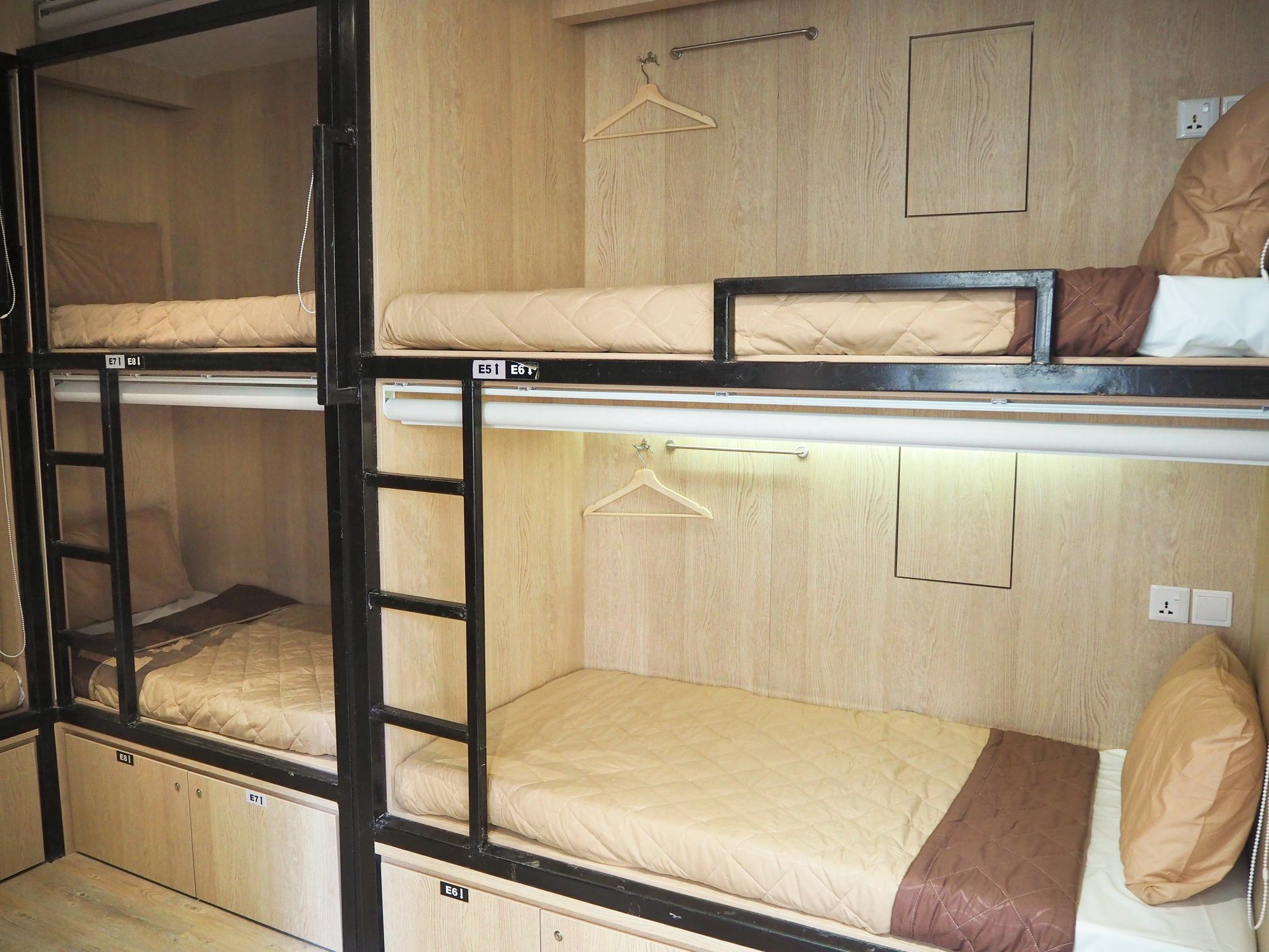 Capsule hotel Atlantis Pods @ Bugis
