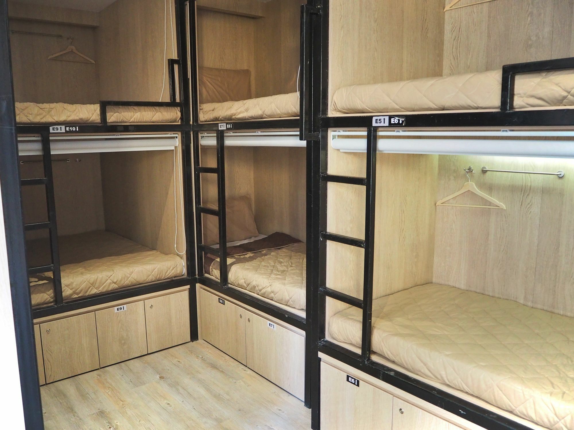 Capsule hotel Atlantis Pods @ Bugis Singapore