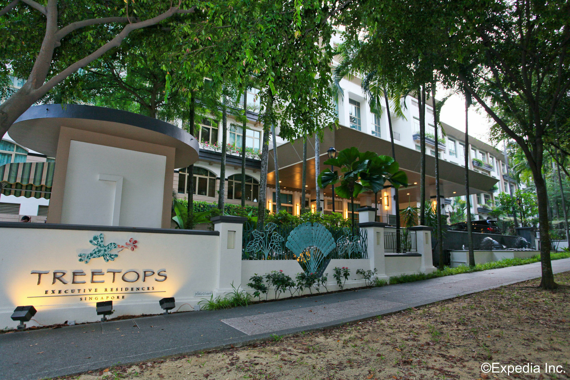 Treetops Executive Residences Aparthotel