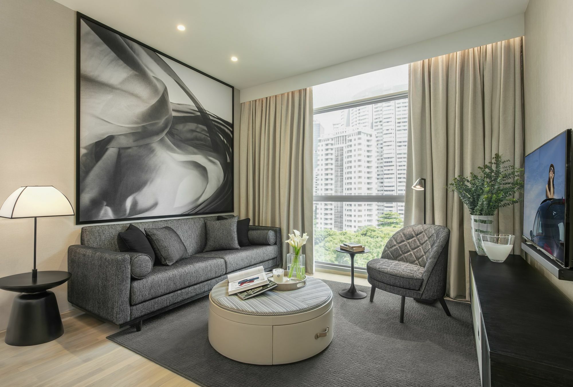 Ascott Orchard Hotel 5*