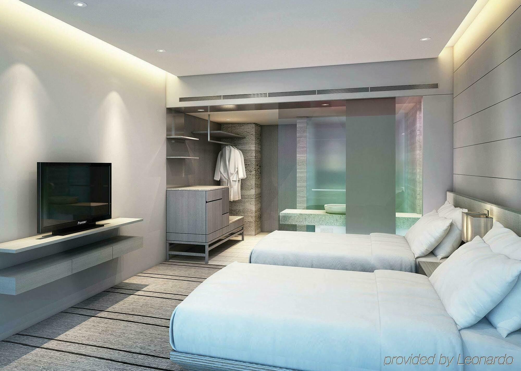 Carlton Hotel