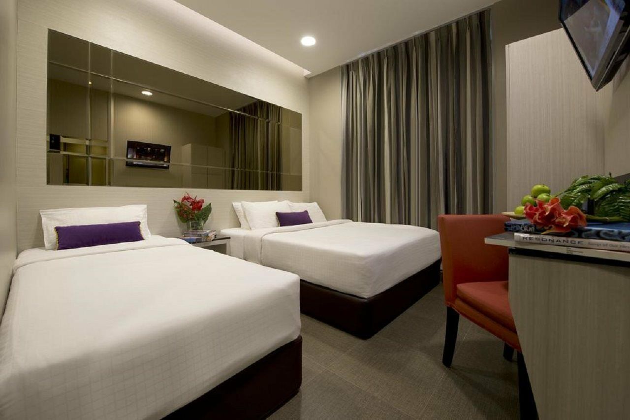 V Bencoolen Hotel 4*