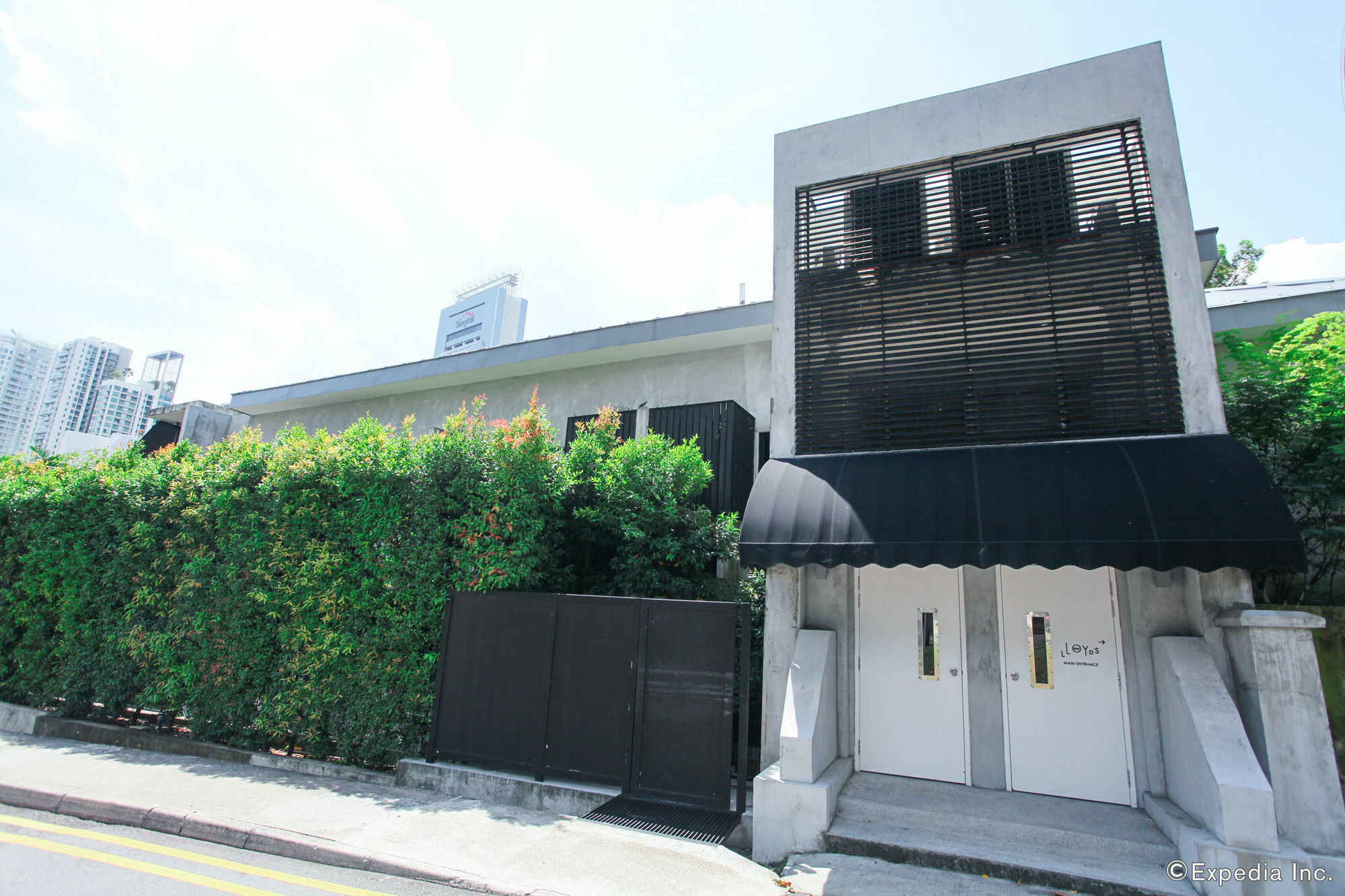 Lloyd's Hotel 3*