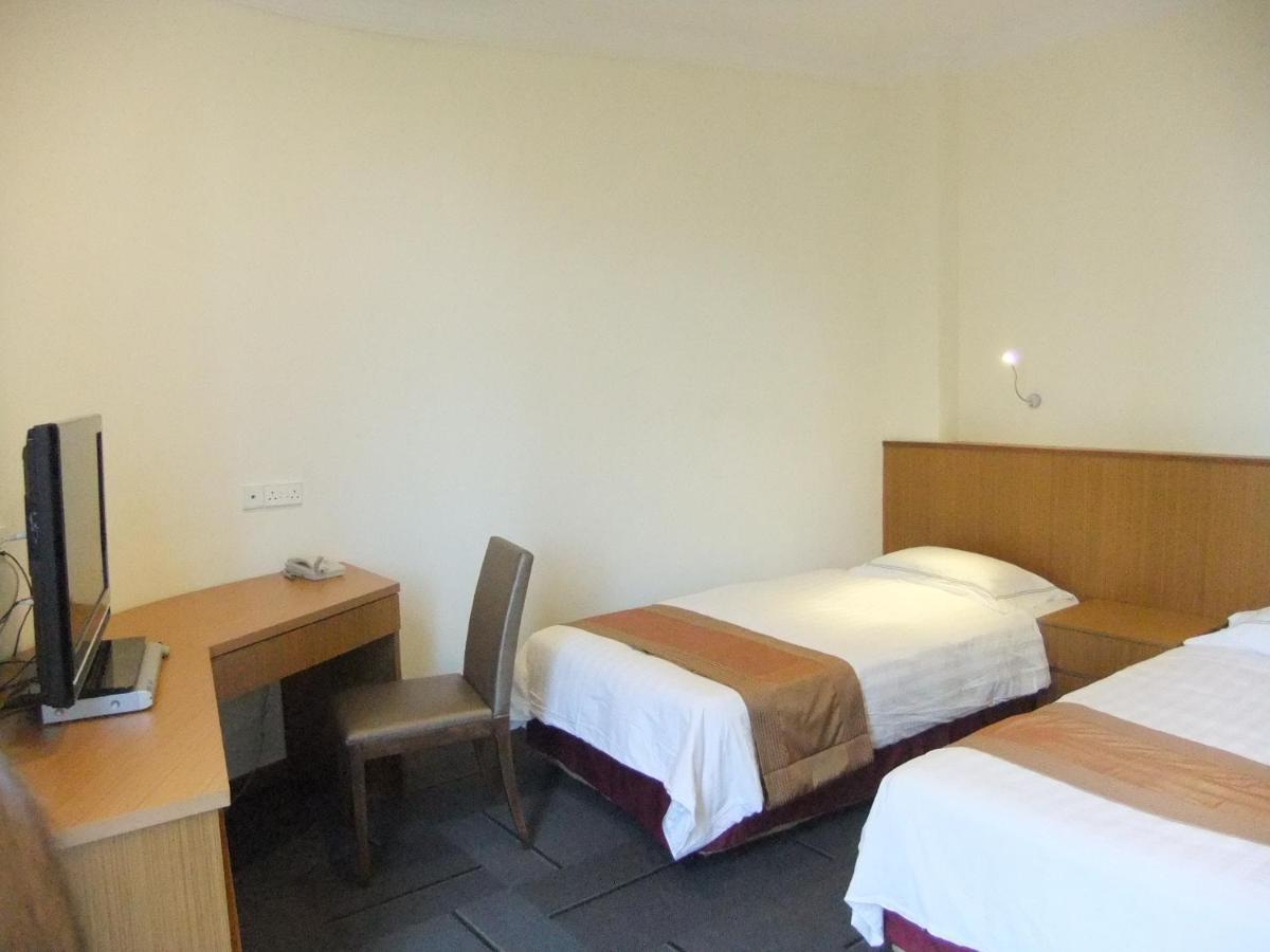 New Cape Hotel