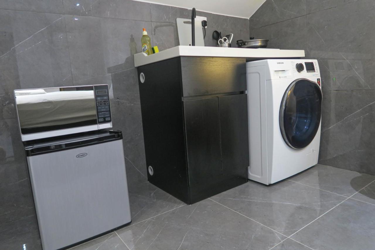 Apartment Deluxe & By Rr